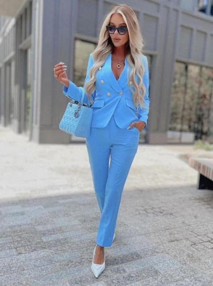 Serie 4 costume elegante cu butoni aurii Precious