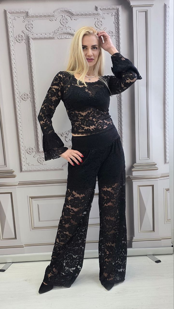 Compleu din dantela Paris