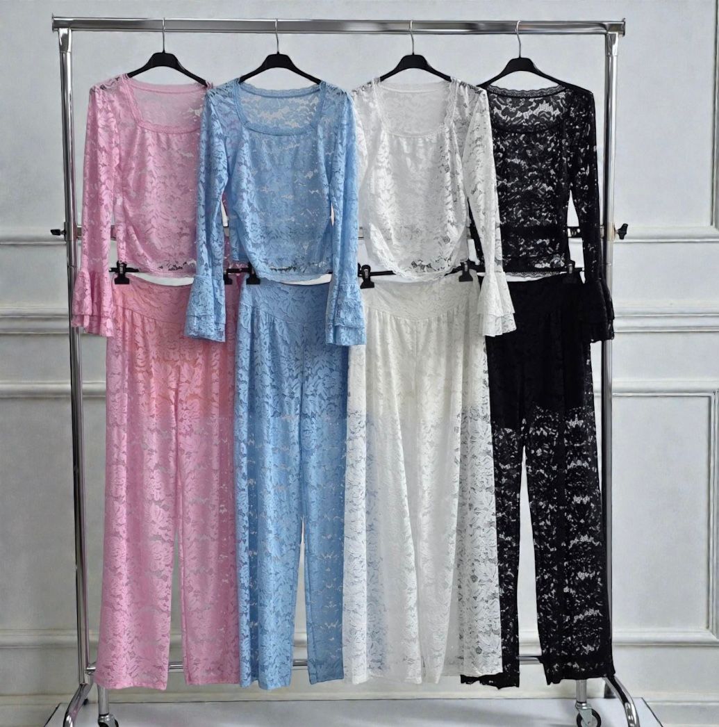Compleu din dantela Paris