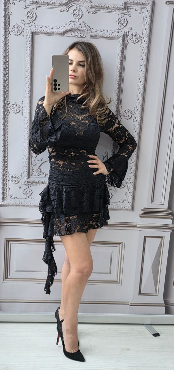 Compleu din dantela (top+fusta cu pantaloni) Isis
