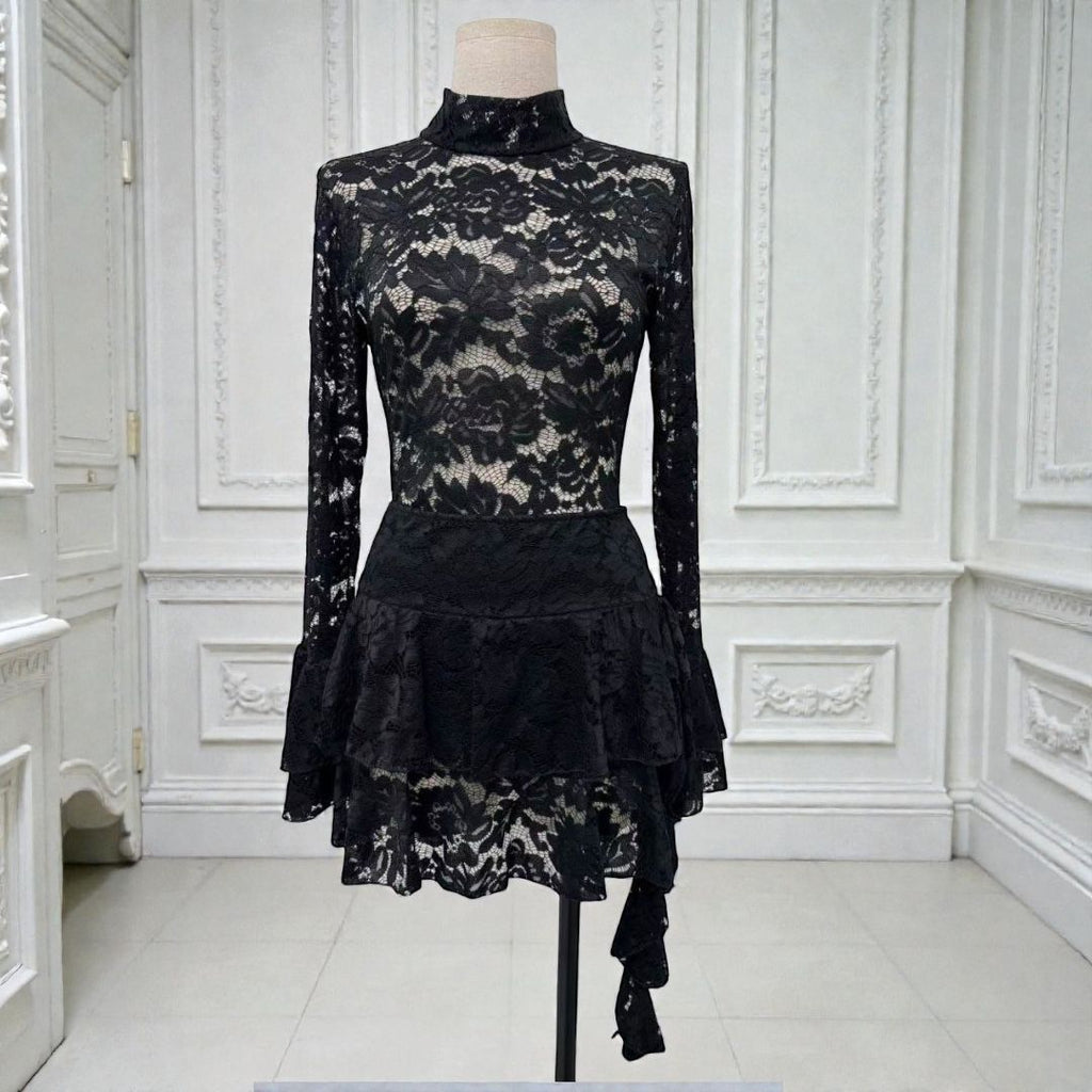 Compleu din dantela (top+fusta cu pantaloni) Isis
