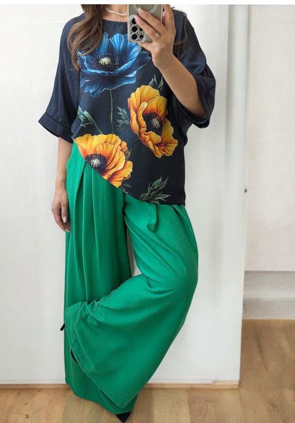 Pantaloni evazati din vascoza cu centura inclusa Elisa