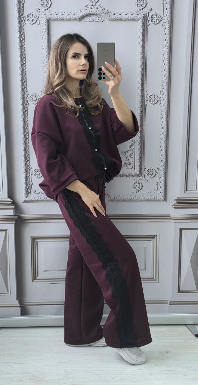 Compleu pe croi larg cu insertii de dantela si perle Gina
