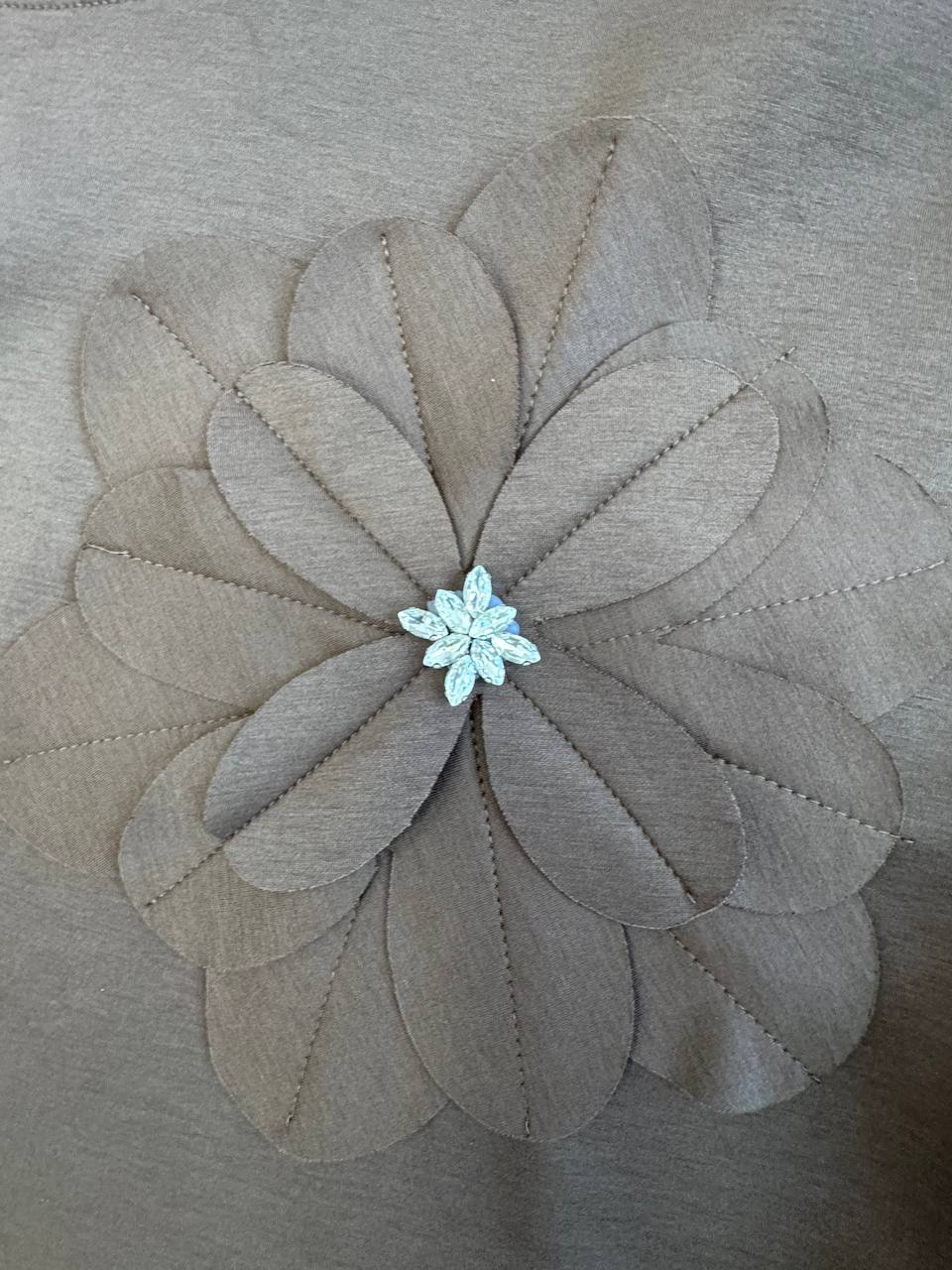 Compleu din vascoza cu floare