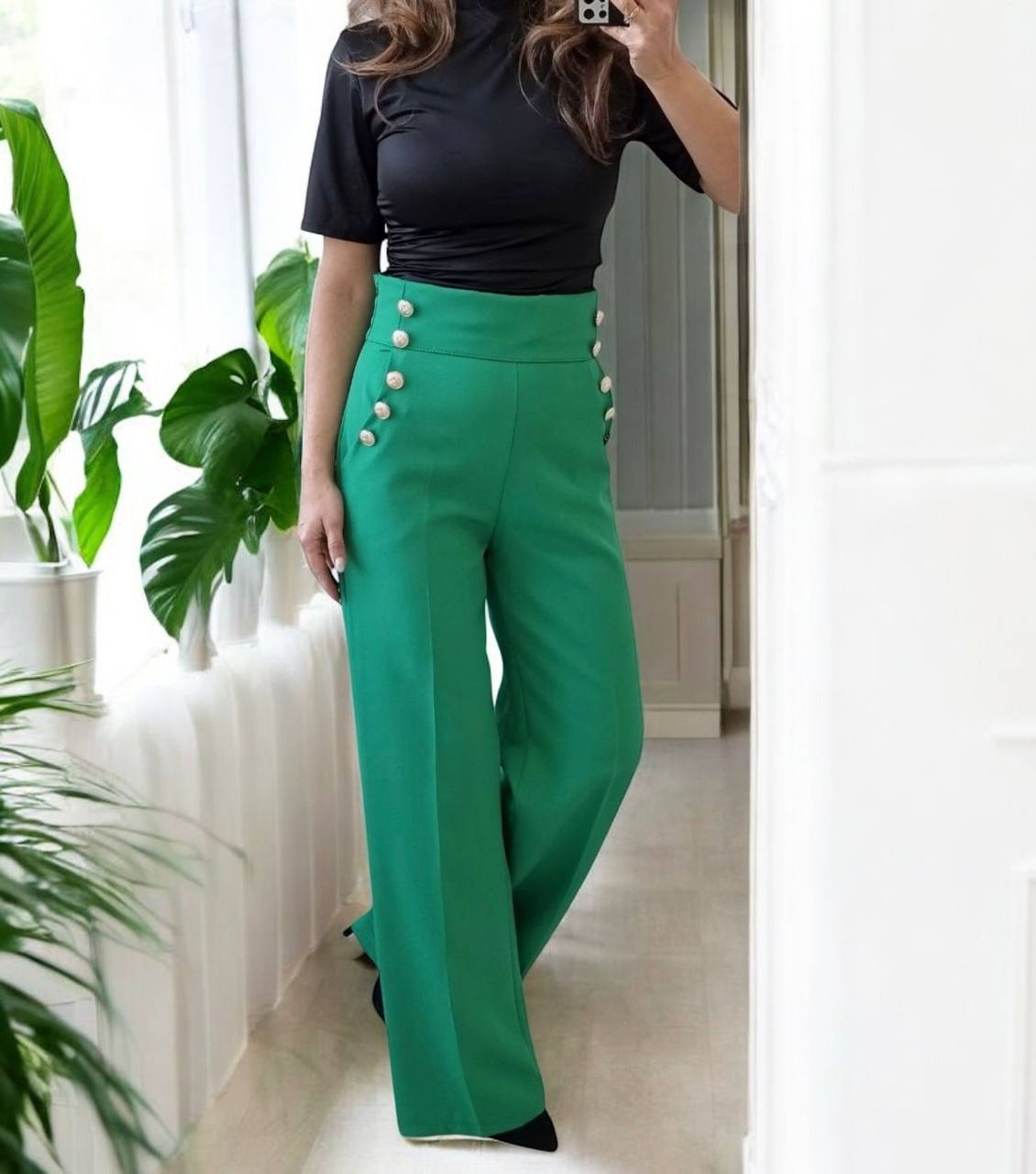 Pantaloni cu talie inalta si nasturi Monica