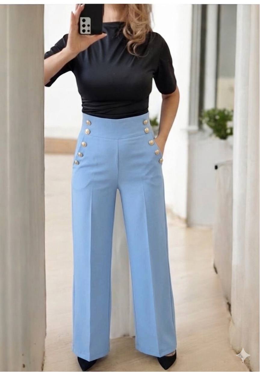 Pantaloni cu talie inalta si nasturi Monica