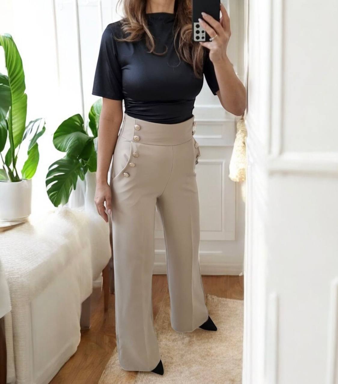 Pantaloni cu talie inalta si nasturi Monica