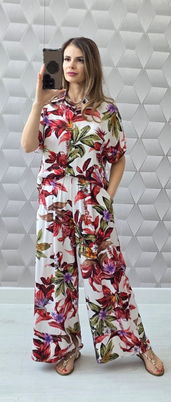 Compleu cu imprimeu exotic din vascoza