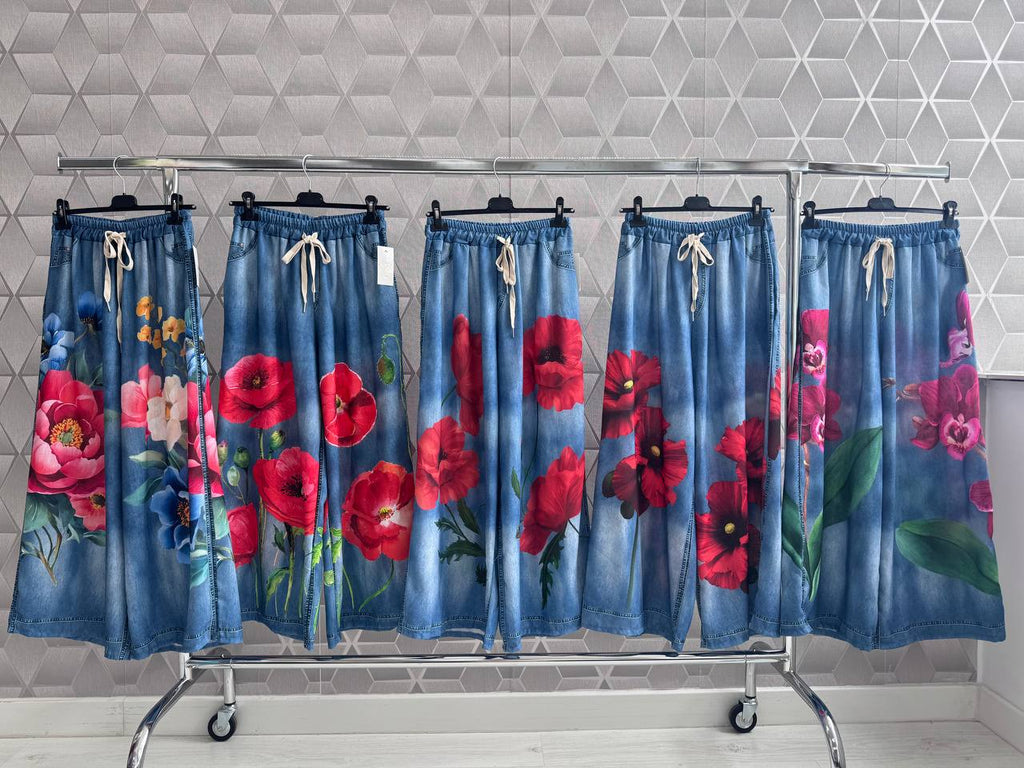 Pantaloni cu imprimeuri florale