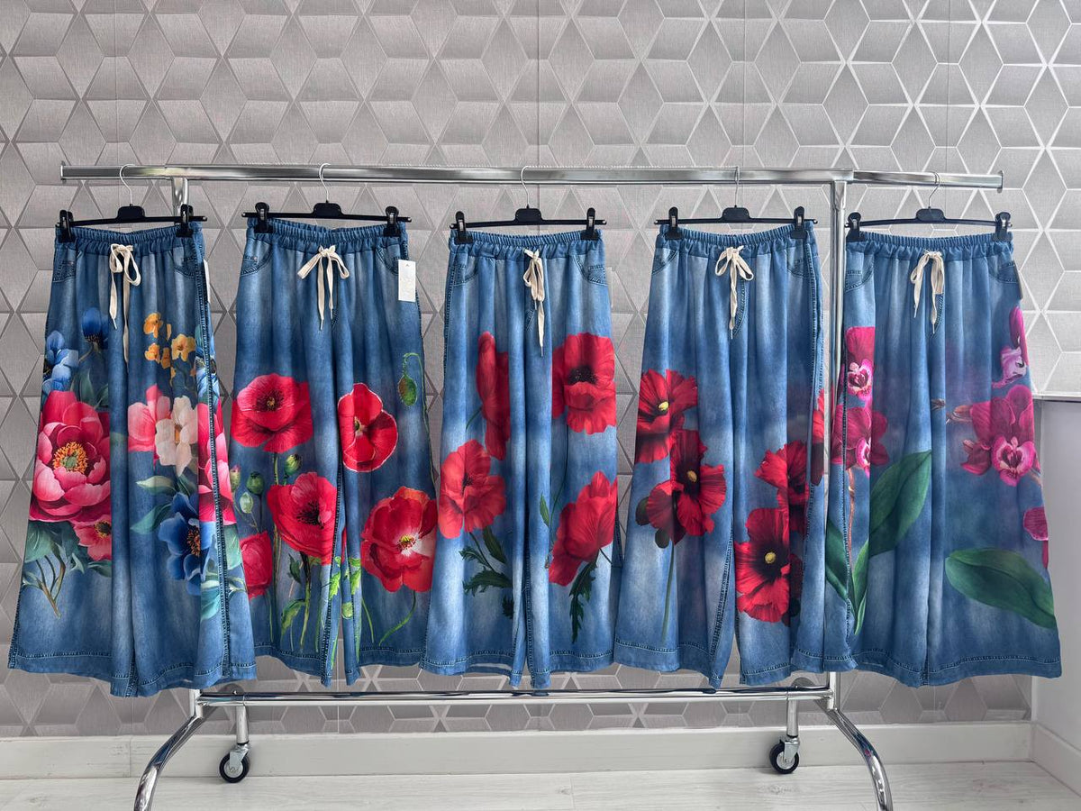 Pantaloni cu imprimeuri florale