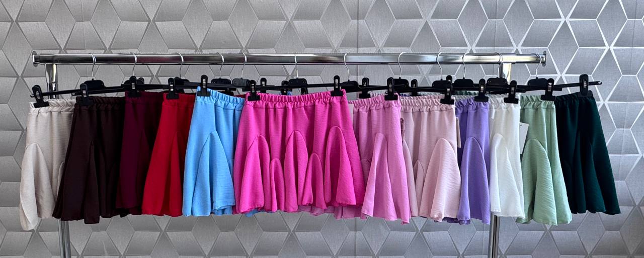 Fuste din poliester cu pantaloni pe dedesubt Ileana