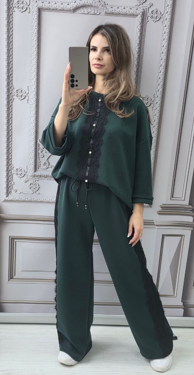 Compleu pe croi larg cu insertii de dantela si perle Gina